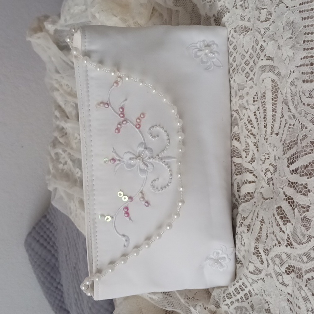 BRIDAL SATIN BAG WITH EMBELLISHMENTS